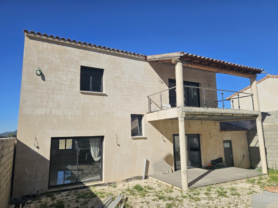 Maison à vendre à Piolenc, 163 m², 4 pièces – photo 1 sur 18