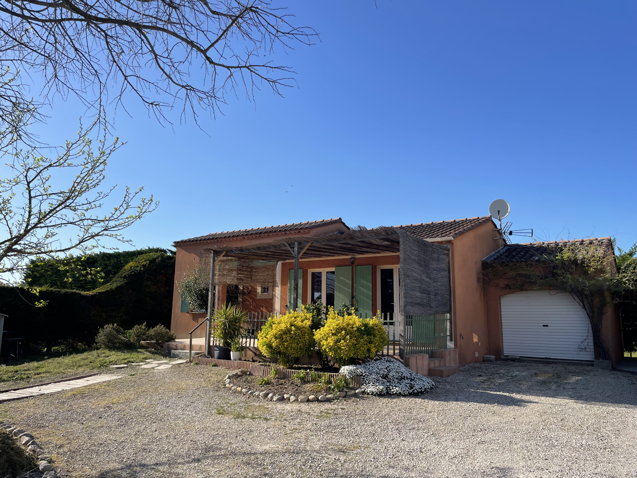 Maison à vendre à Violes, 90 m², 4 pièces – photo 1 sur 5
