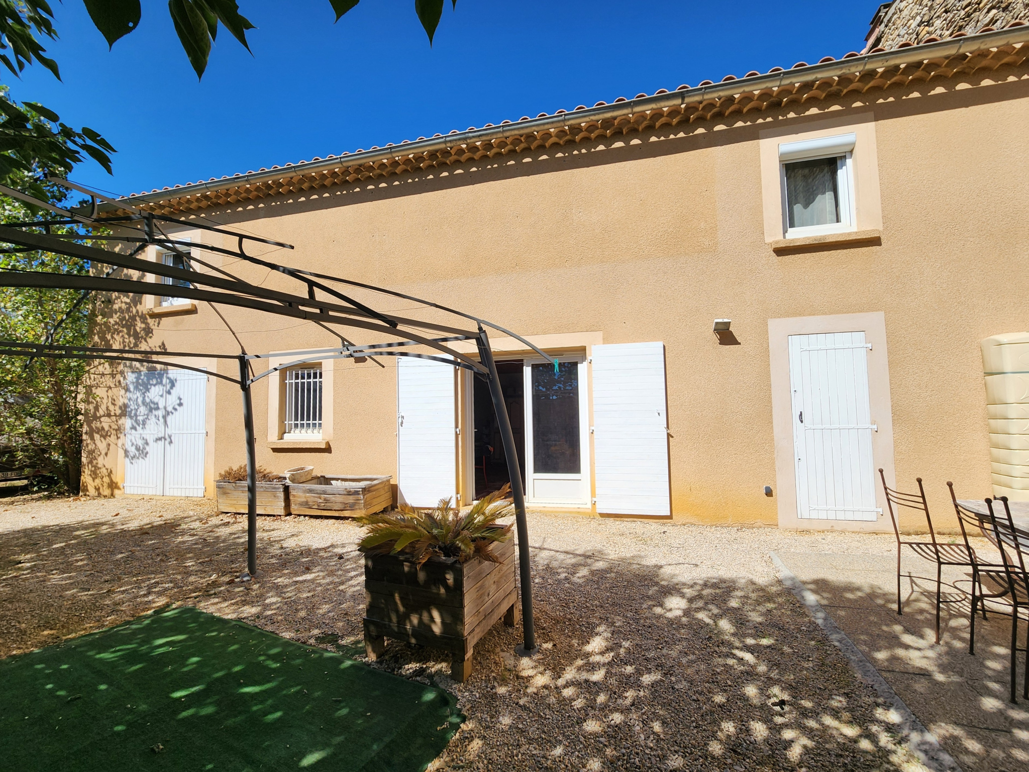 Maison à vendre à Mornas, 100 m², 3 pièces – photo 1 sur 20